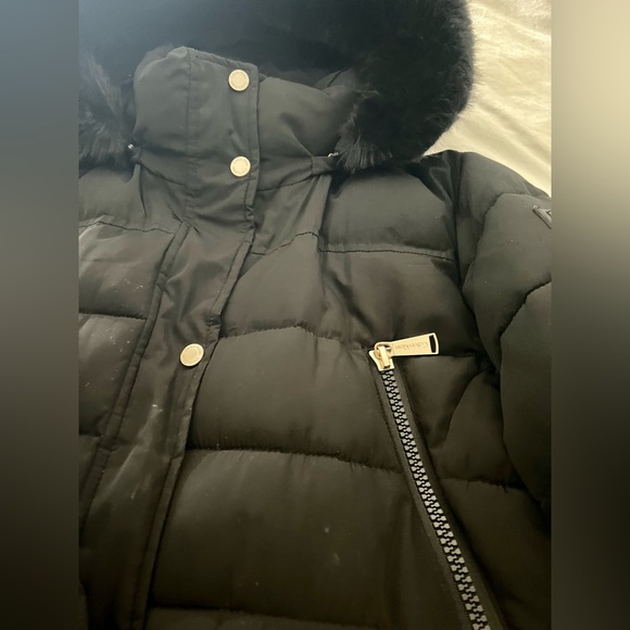 Calvin Klein puffer coat with gold detailing, leopard print lining. - Picture 9 of 9